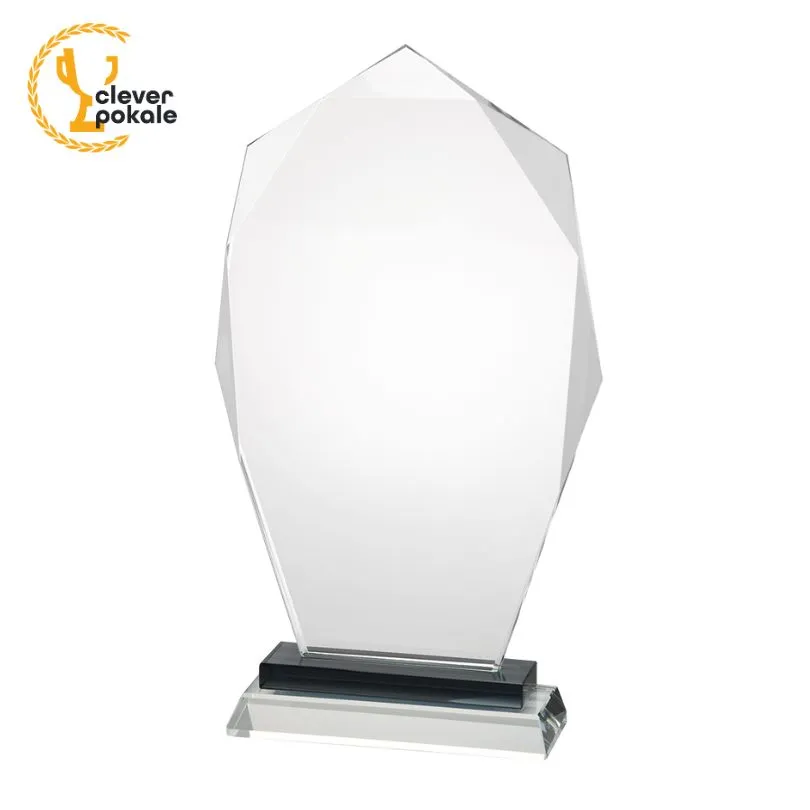 glaspokale-mit-gravur-selbst-getstallten pokale-aus-glas