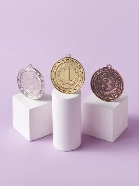 Sportmedaillen kaufen und personalisieren – Medaillen mit Gravur für Vereine und Turniere