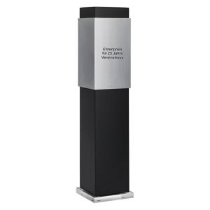 Maestro Award 1833 schwarze Stele mit Gravur